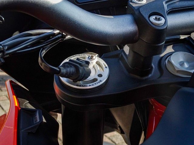 ktm - 1290-super-duke-gt