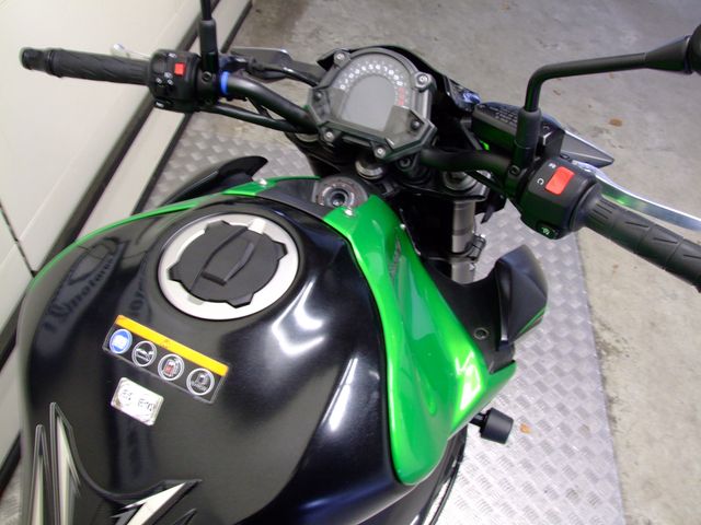 kawasaki - z900