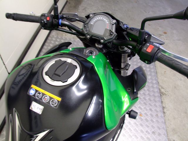 kawasaki - z900