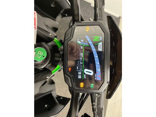 kawasaki - z900