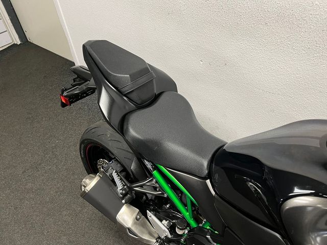 kawasaki - z900