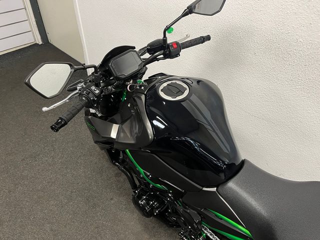 kawasaki - z900