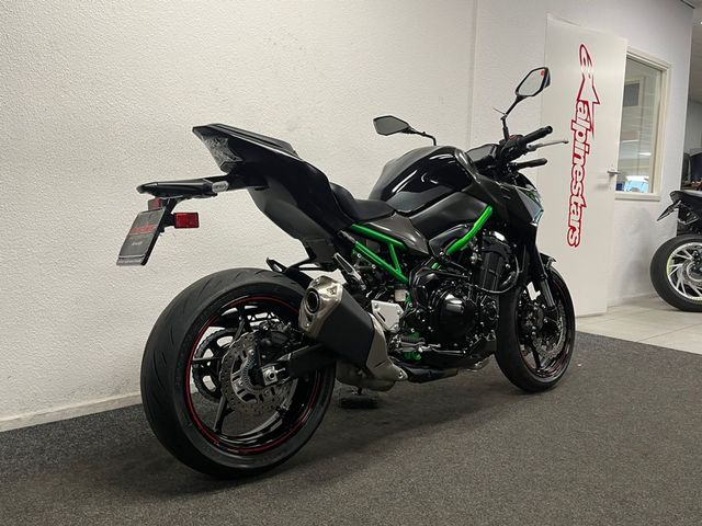 kawasaki - z900