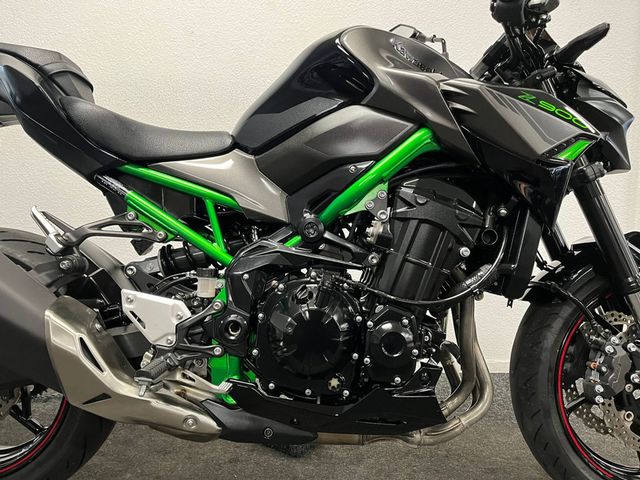 kawasaki - z900