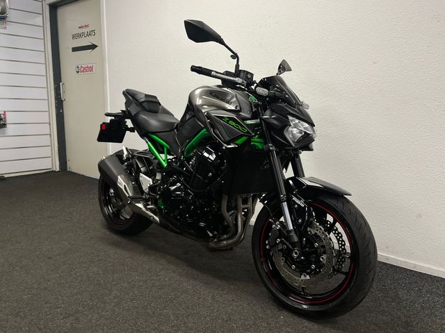 kawasaki - z900