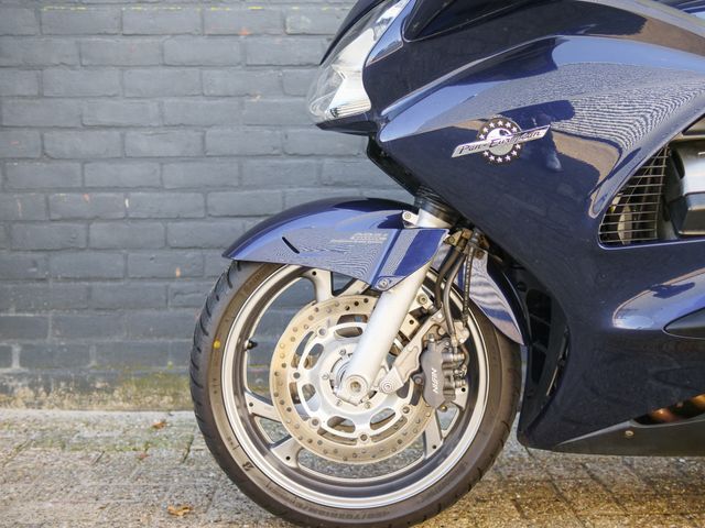 honda - st-1300-pan-european