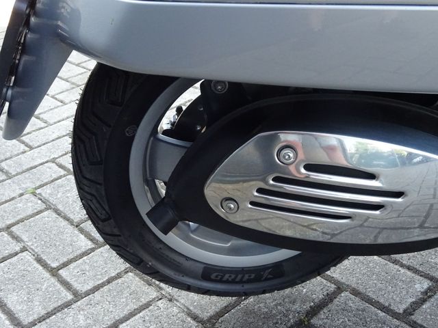 vespa - gts-300-touring