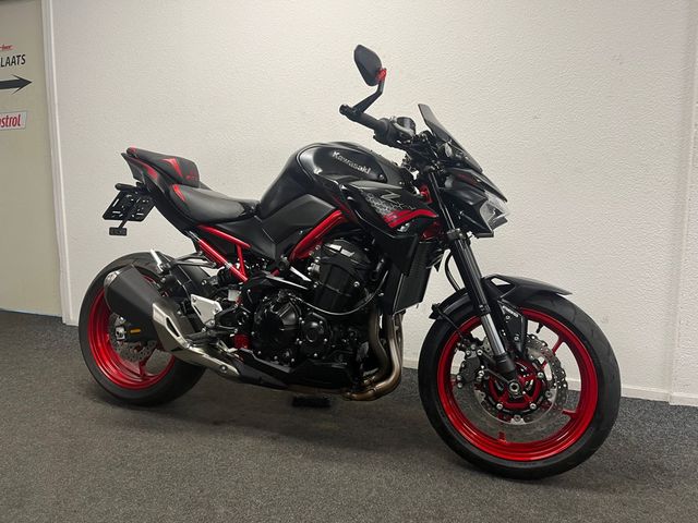 kawasaki - z900