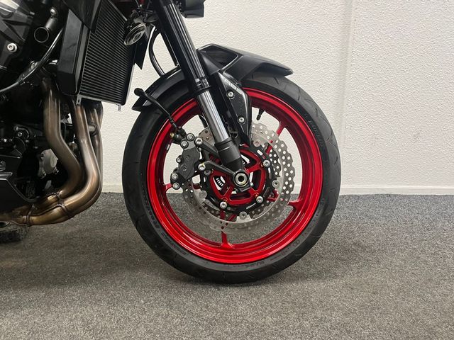 kawasaki - z900