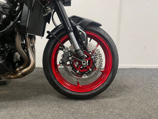 kawasaki - z900