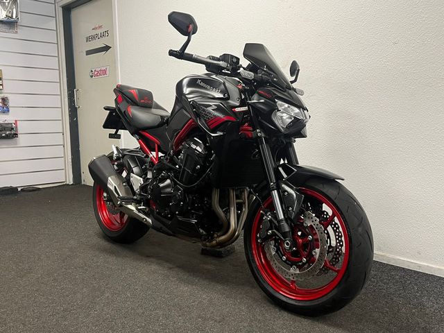 kawasaki - z900