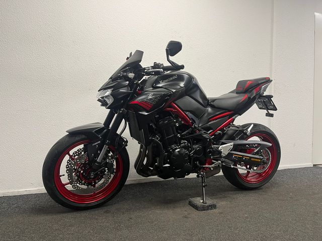 kawasaki - z900