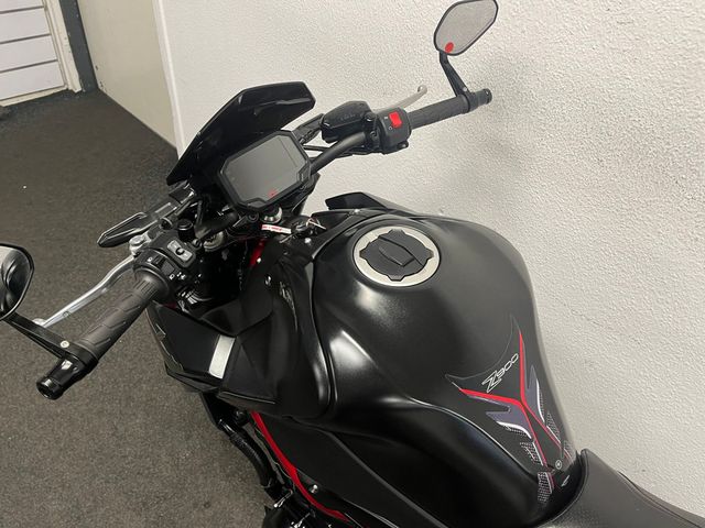 kawasaki - z900