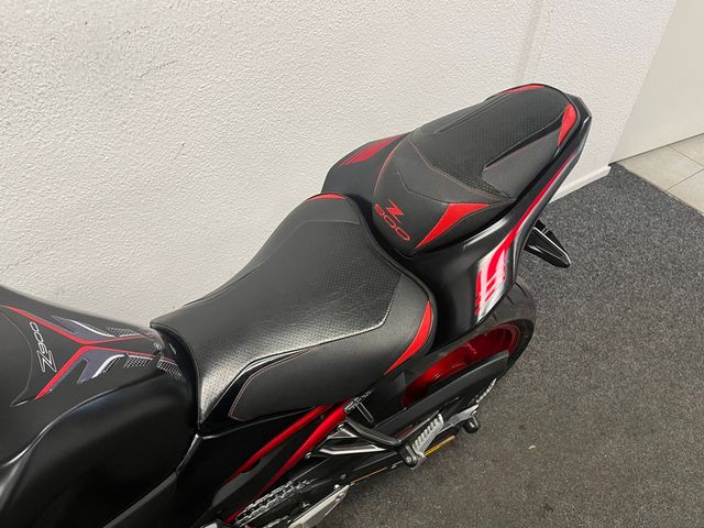 kawasaki - z900