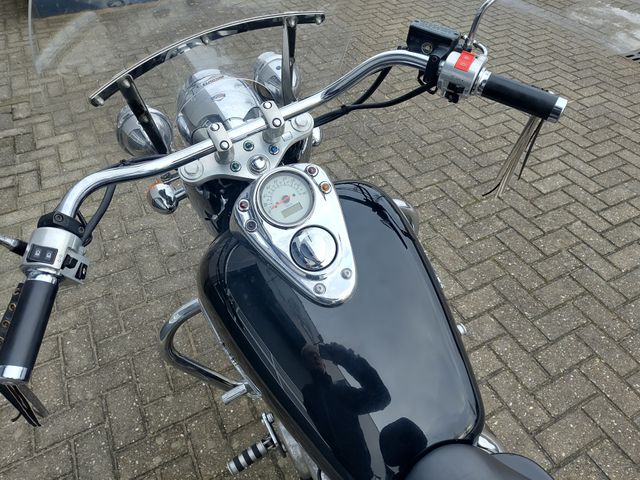 honda - vt-750-c2-shadow-ace