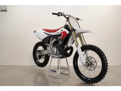 YAMAHA YZ 250 70TH ANNIVERSARY EDITION – foto 2