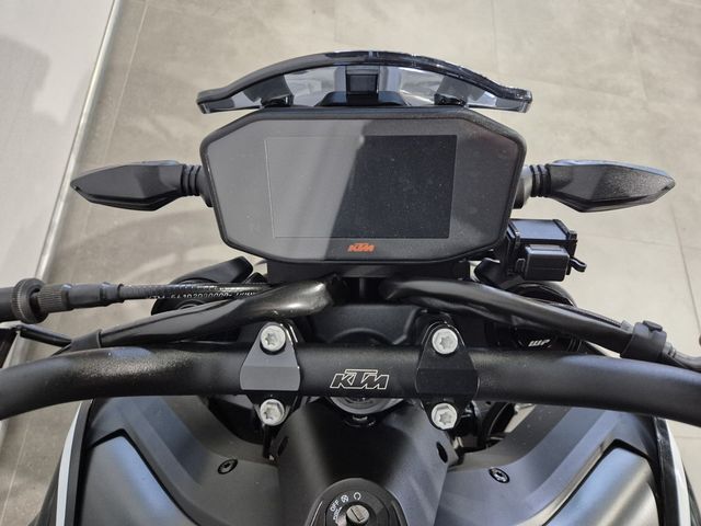 ktm - 890-duke-gp