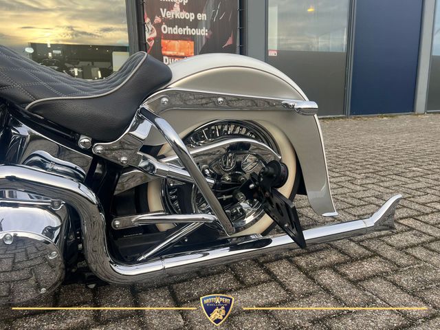 harley-davidson - deluxe--heritage-special-flstni