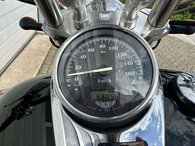honda - vt-750--dc-black-widow