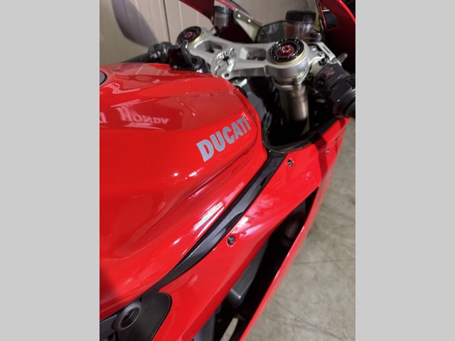 ducati - 1199-panigale