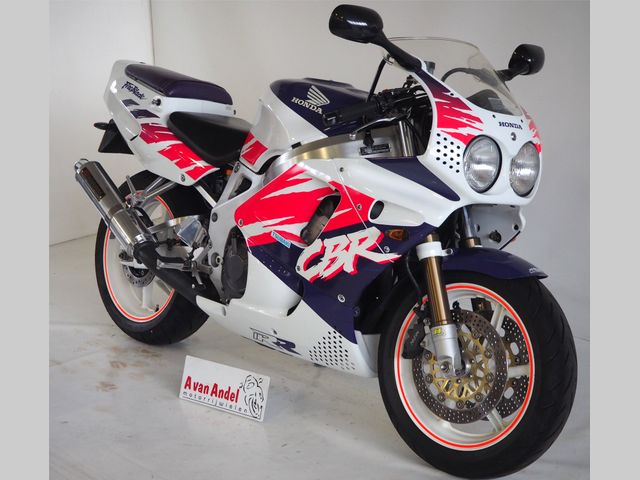 honda - cbr-900-rr-fireblade