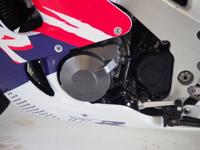 honda - cbr-900-rr-fireblade