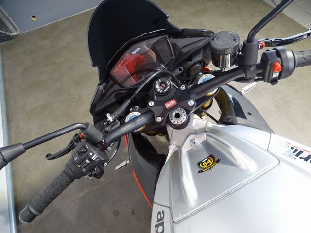 aprilia - tuono-v4-r