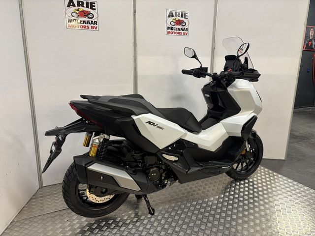 honda - adv-350