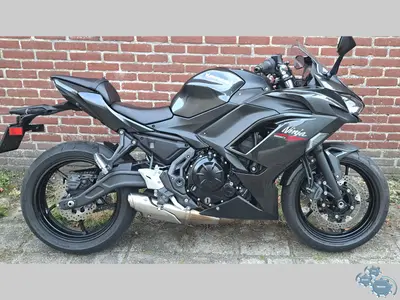 KAWASAKI NINJA 650 – foto 3