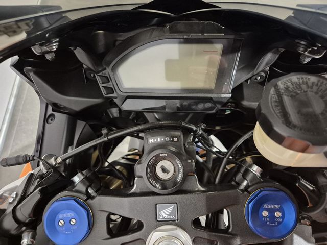 honda - cbr-1000-rr-fireblade