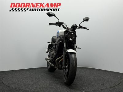 YAMAHA XSR 700 ABS – foto 4