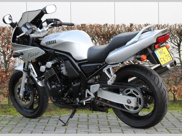 yamaha - fzs-600-fazer