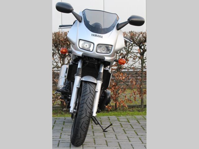 yamaha - fzs-600-fazer