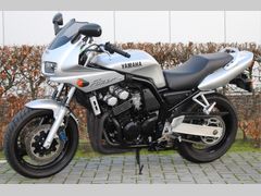 YAMAHA FZS 600 FAZER