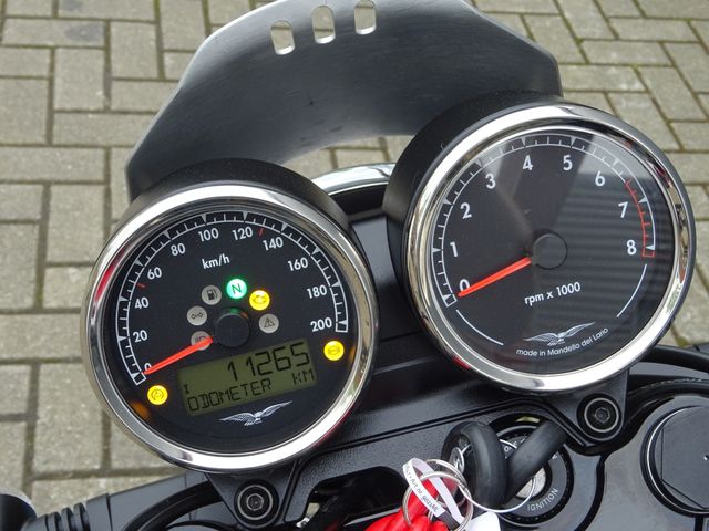 moto-guzzi - v-7-special
