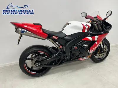 YAMAHA YZF R1 – foto 4
