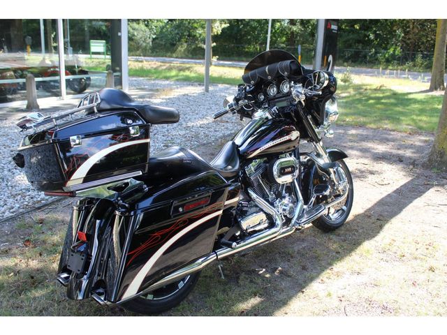 harley-davidson - street-glide-cvo-flhxse