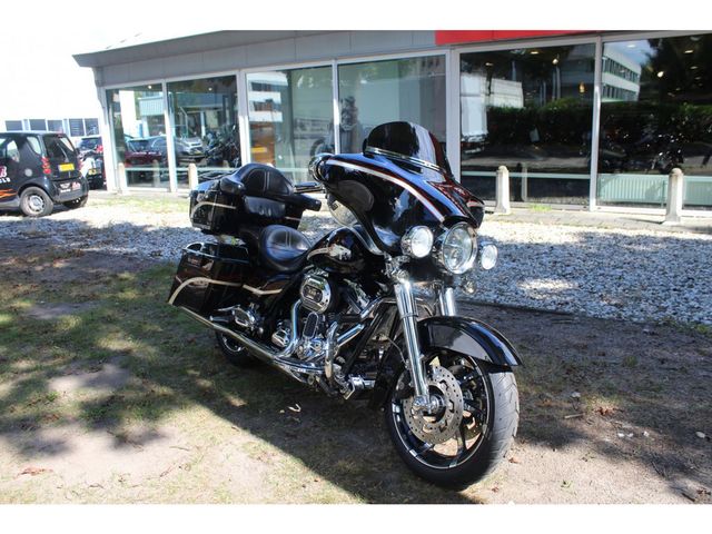 harley-davidson - street-glide-cvo-flhxse