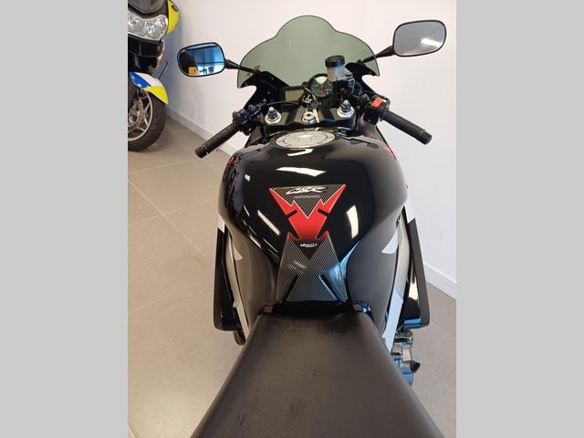 honda - cbr-900-rr-fireblade