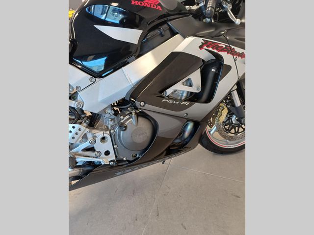 honda - cbr-900-rr-fireblade