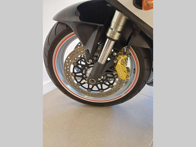 honda - cbr-900-rr-fireblade