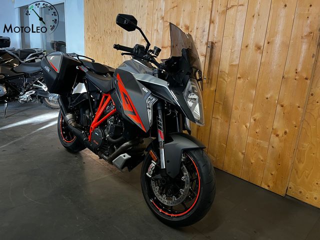 ktm - 1290-super-duke-gt