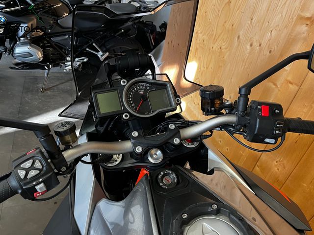 ktm - 1290-super-duke-gt