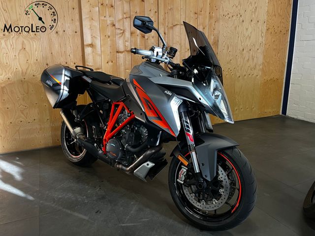 ktm - 1290-super-duke-gt