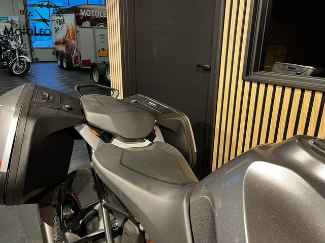 ktm - 1290-super-duke-gt
