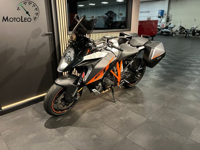 ktm - 1290-super-duke-gt