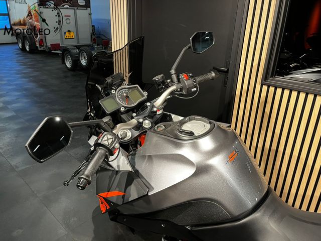 ktm - 1290-super-duke-gt