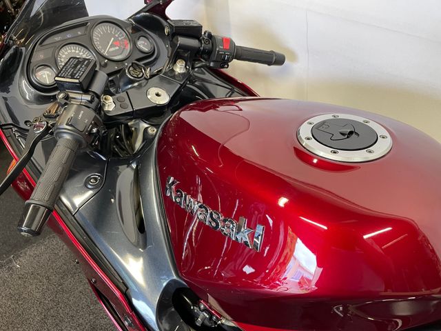kawasaki - zzr-1100