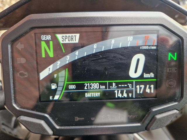 kawasaki - z900-se