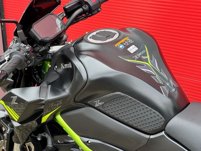 kawasaki - z900